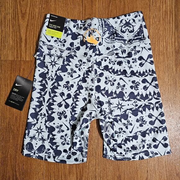 Nike One Tight Fit Shorts Women's Recreation Club RARE Edition Size Small DM1571 - Picture 5 of 9